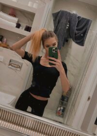 Проститутка Лиза +79811363384 с 4 размером груди предлагает профессиональные секс и интим услуги возле метро Бухарестская в городе Санкте-Петербург